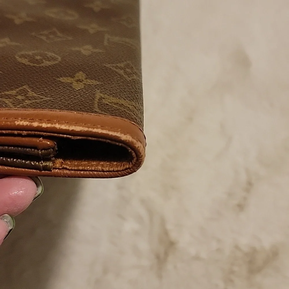 Louis Vuitton Brown Monogram Pochette Dam Clutch - Picture 11 of 13